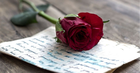 10 romantische Valentinstag-Geschenke für sie, die sie wirklich lieben wird